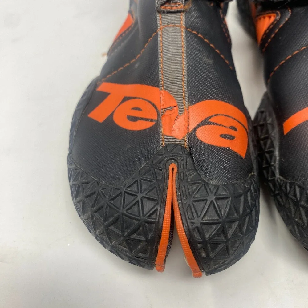TEVA Hybrid‎ Split Toe Gray Orange Slip On Outdoor Water Shoes Youth Size 4